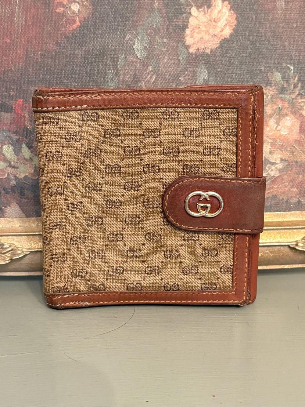 Authentic Vintage Gucci compact bifold wallet Micro GG Monogram